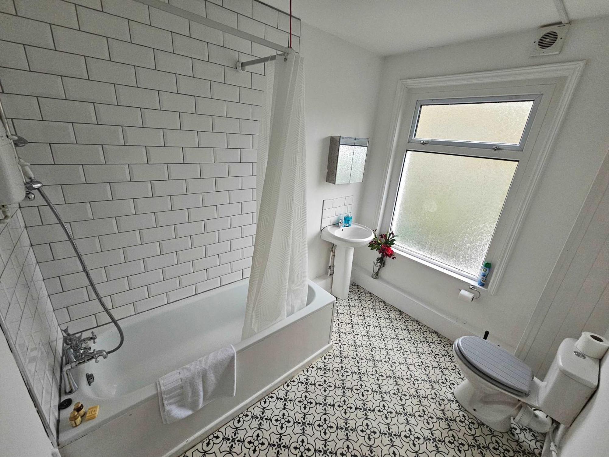 Сasa de vacaciones Spacious 4br Family-friendly In Redfield Bristol